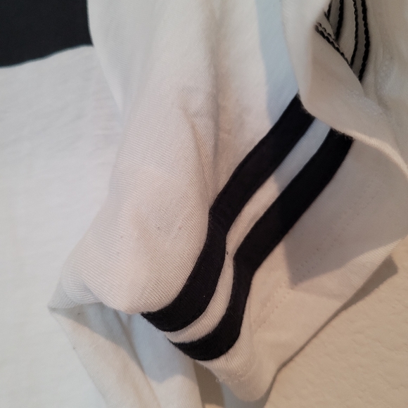 Under Armour Tee - Picture 10 of 14